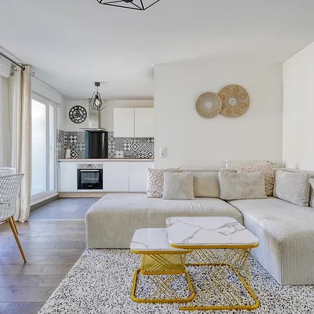 Sublime Proche Paris Apartment